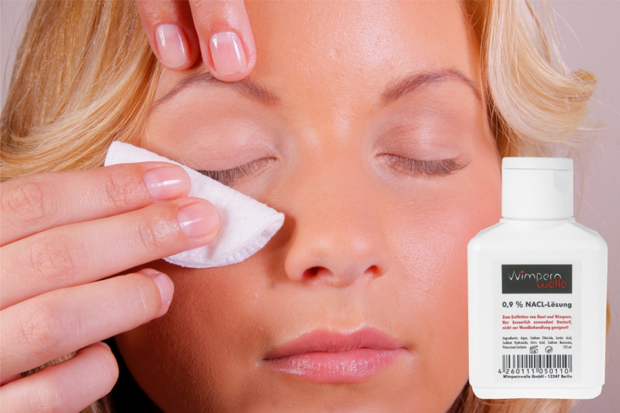 Lash Tinting with BINACIL - Step 2 Lash Tinting with BINACIL - Step 2